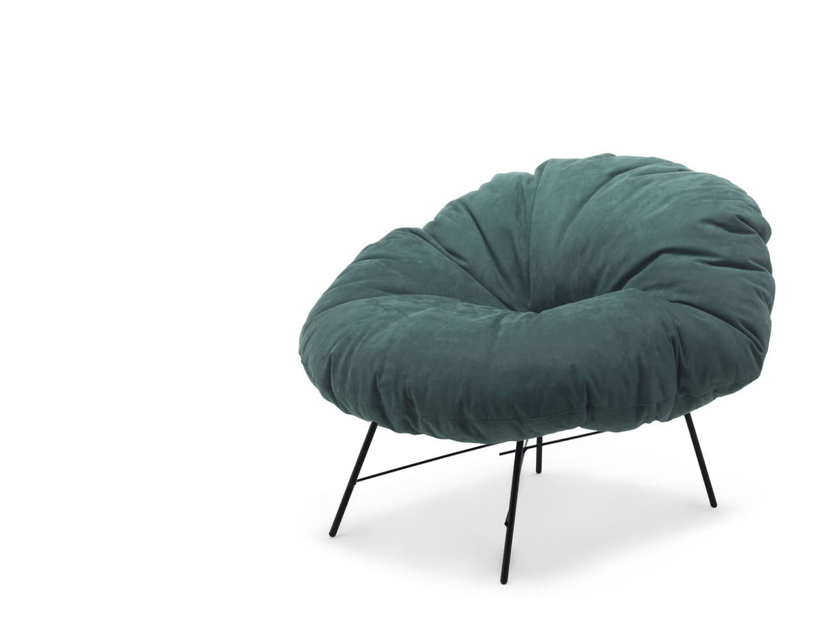 Closer Armchair