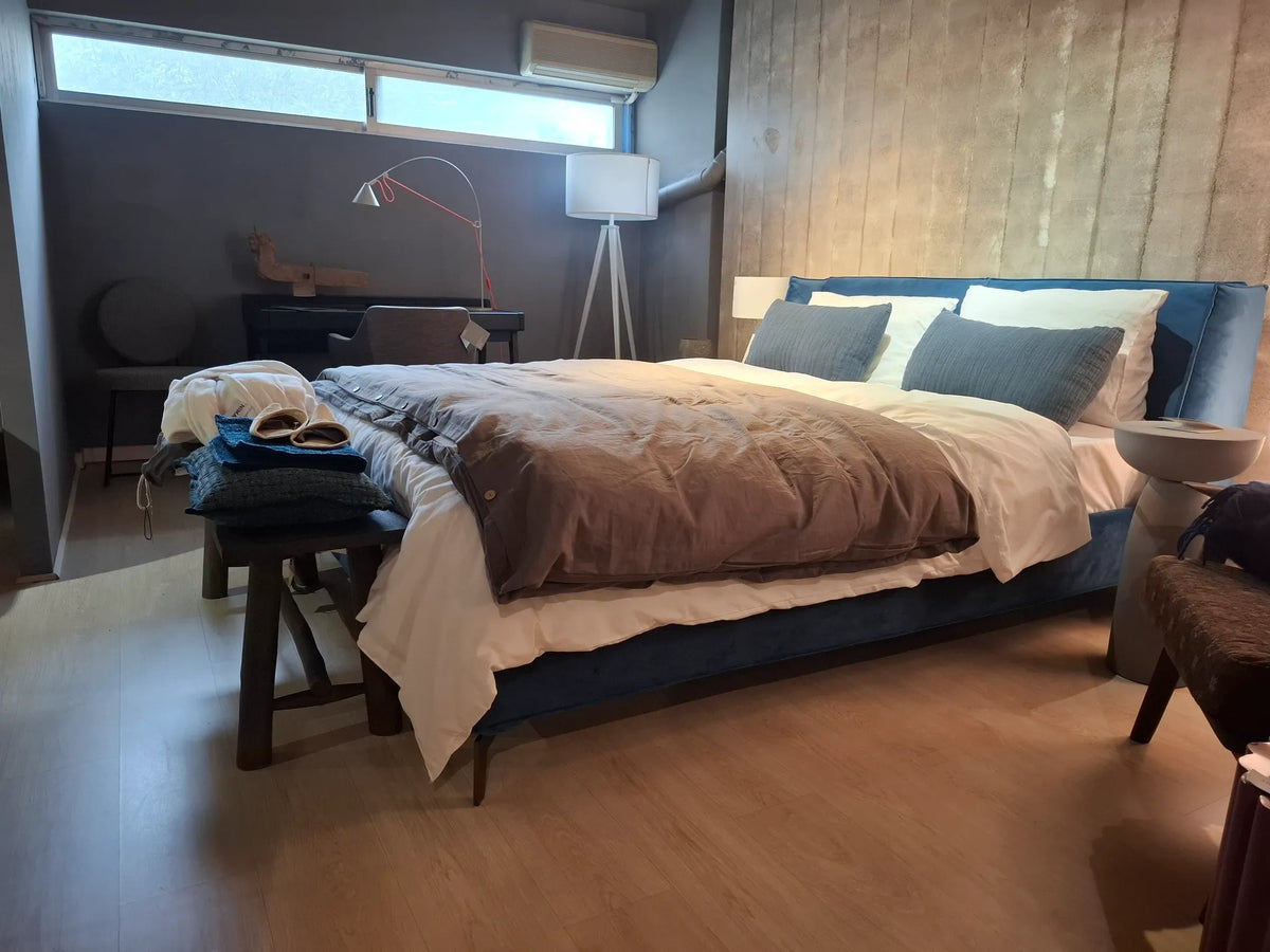 Ann Bed - Showroom