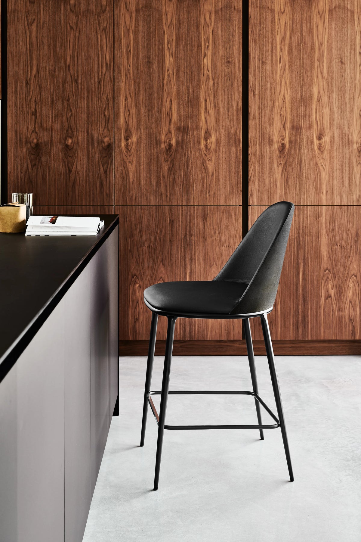 Lea Deluxe Stool