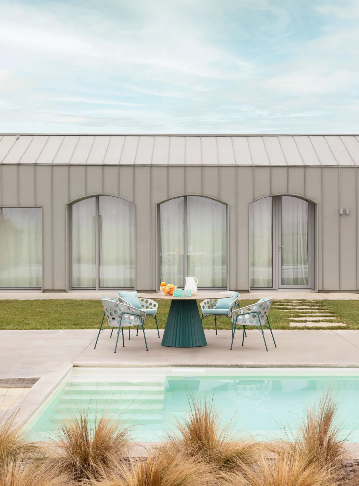 Plissé Dining Table