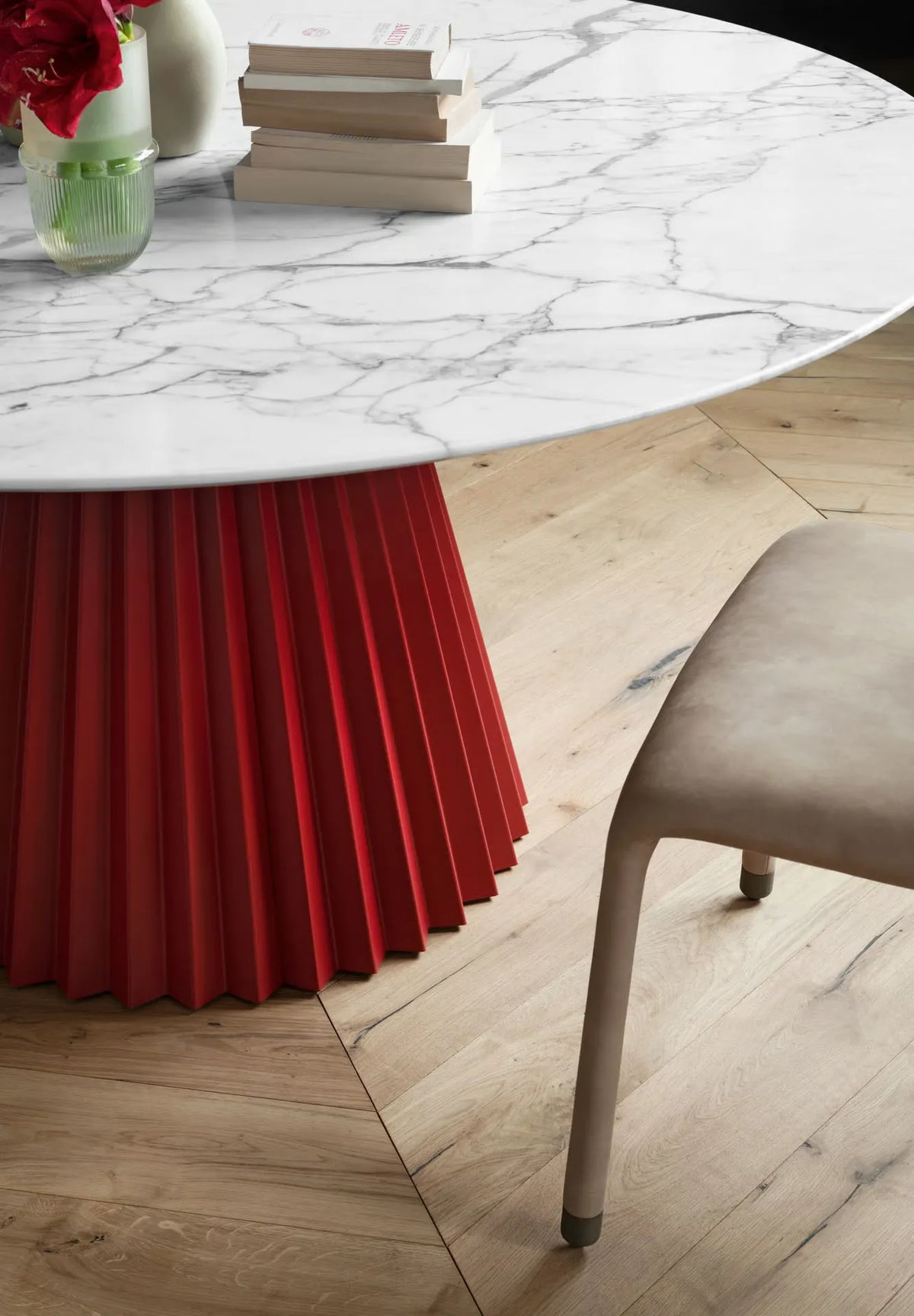 Plissé Dining Table