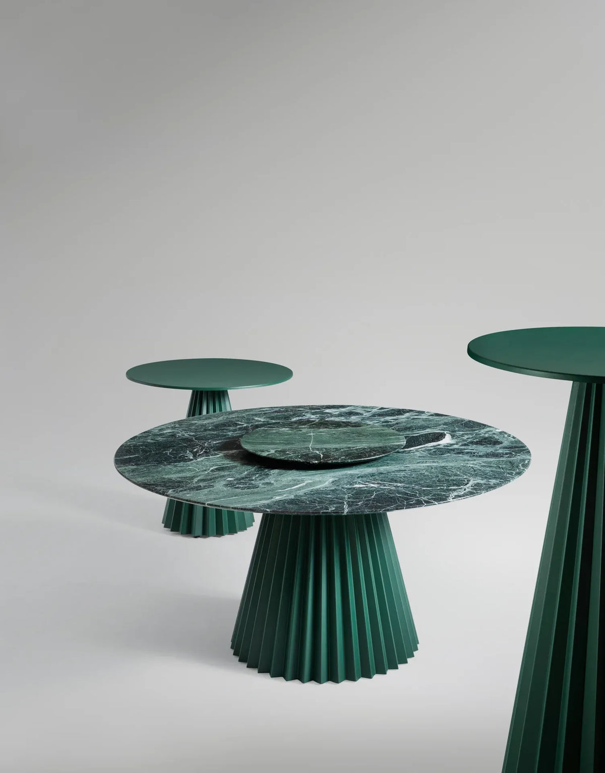 Plissé Dining Table