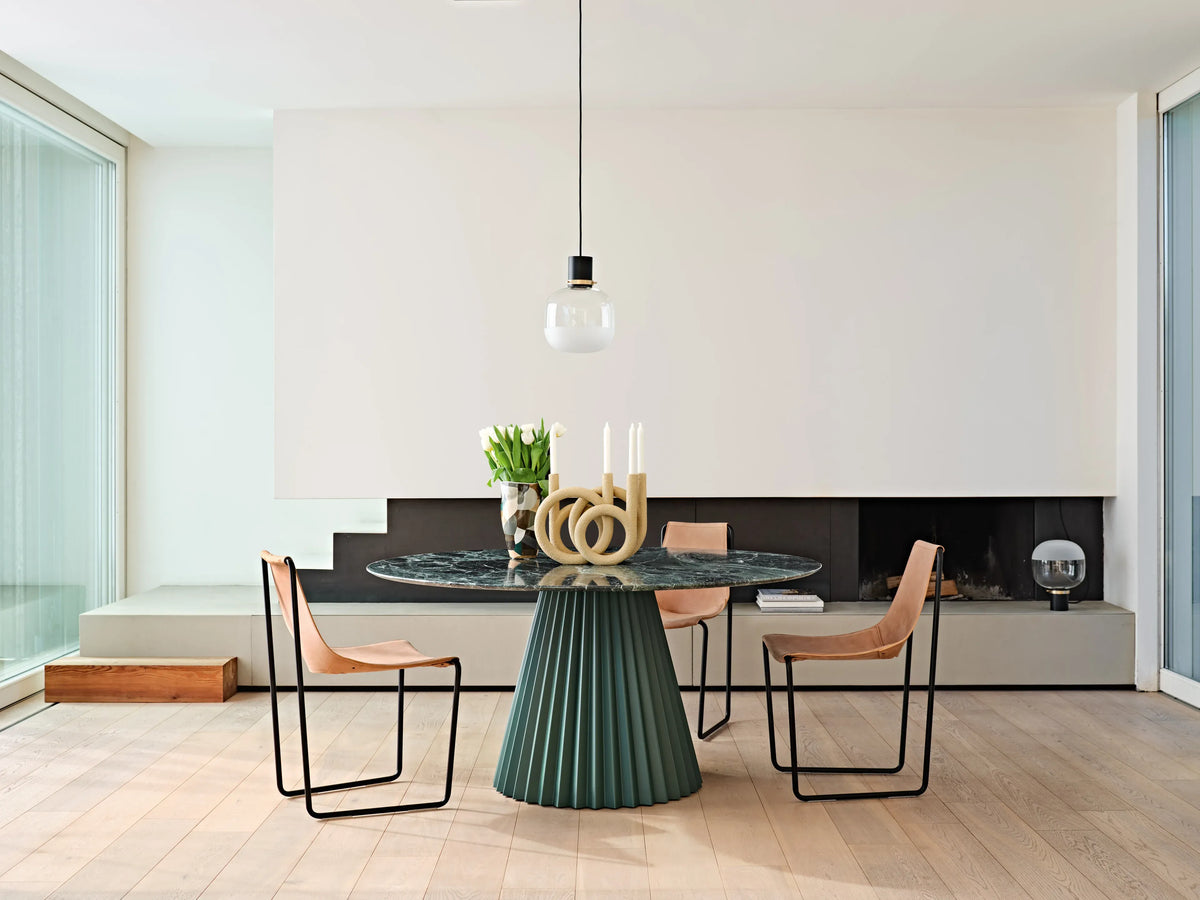 Plissé Dining Table