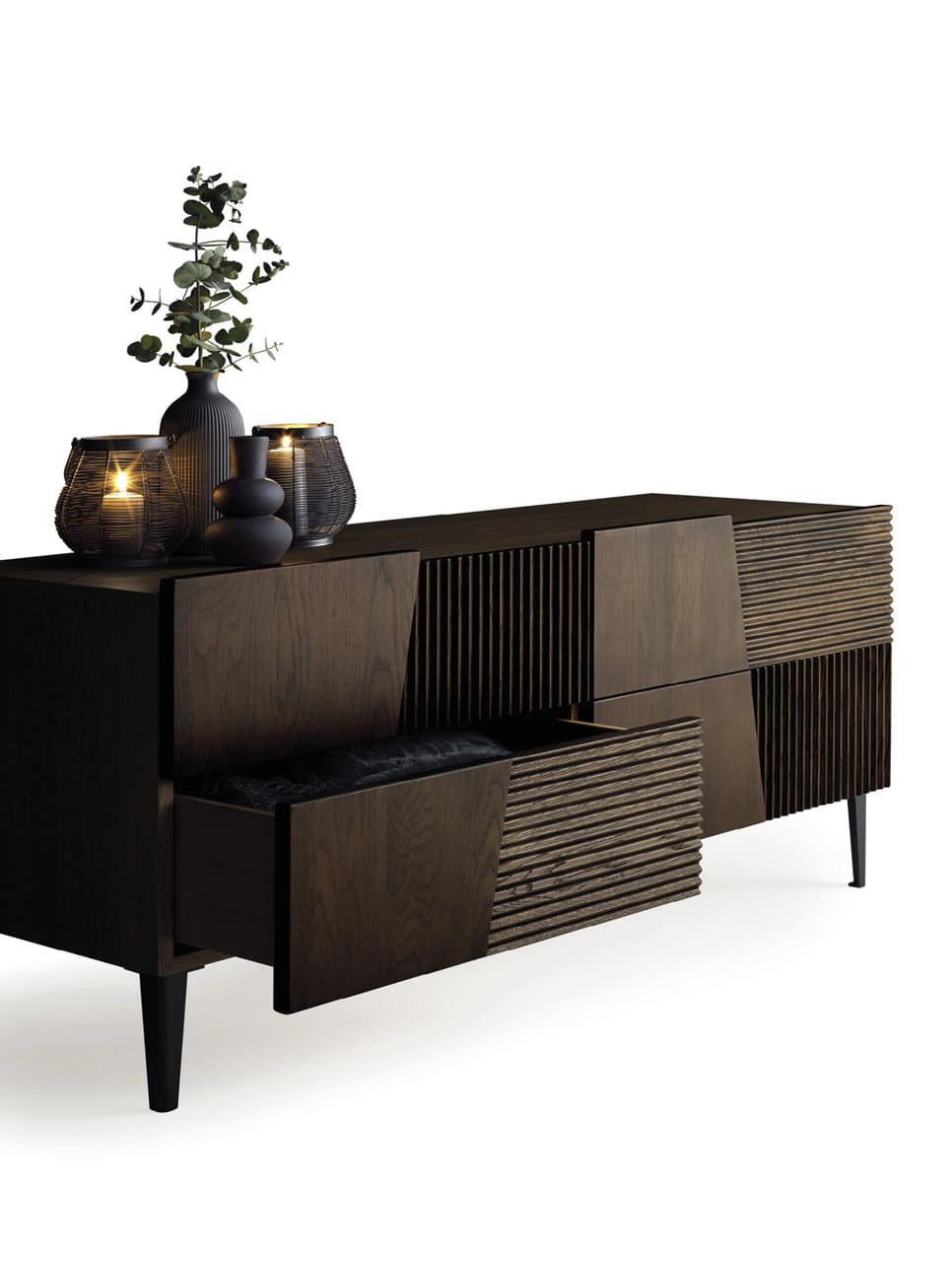 Zero.16 Dresser