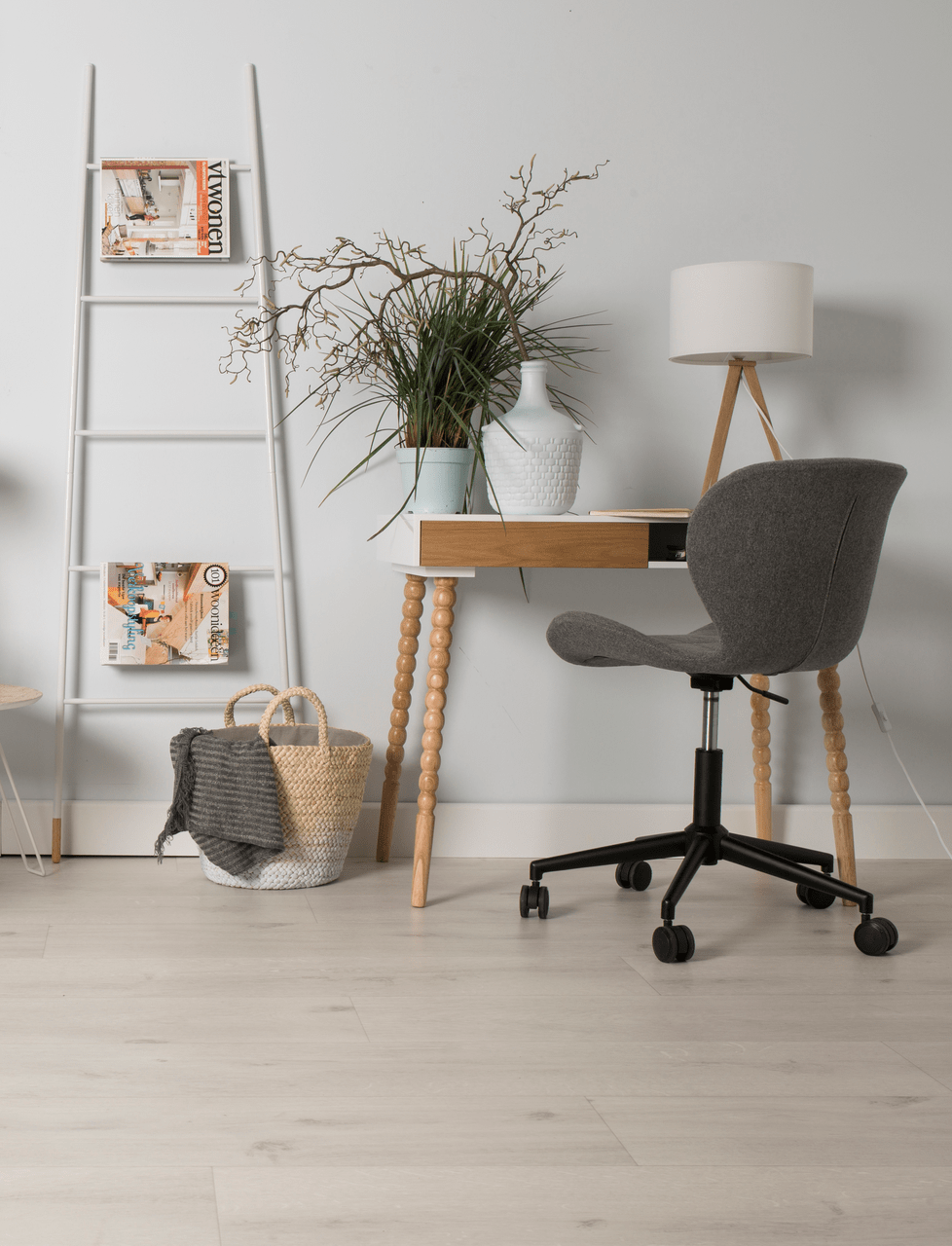 Tripod Wood Table Lamp