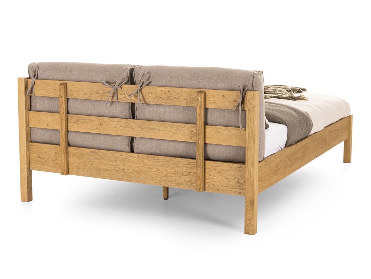 Calvin Bed
