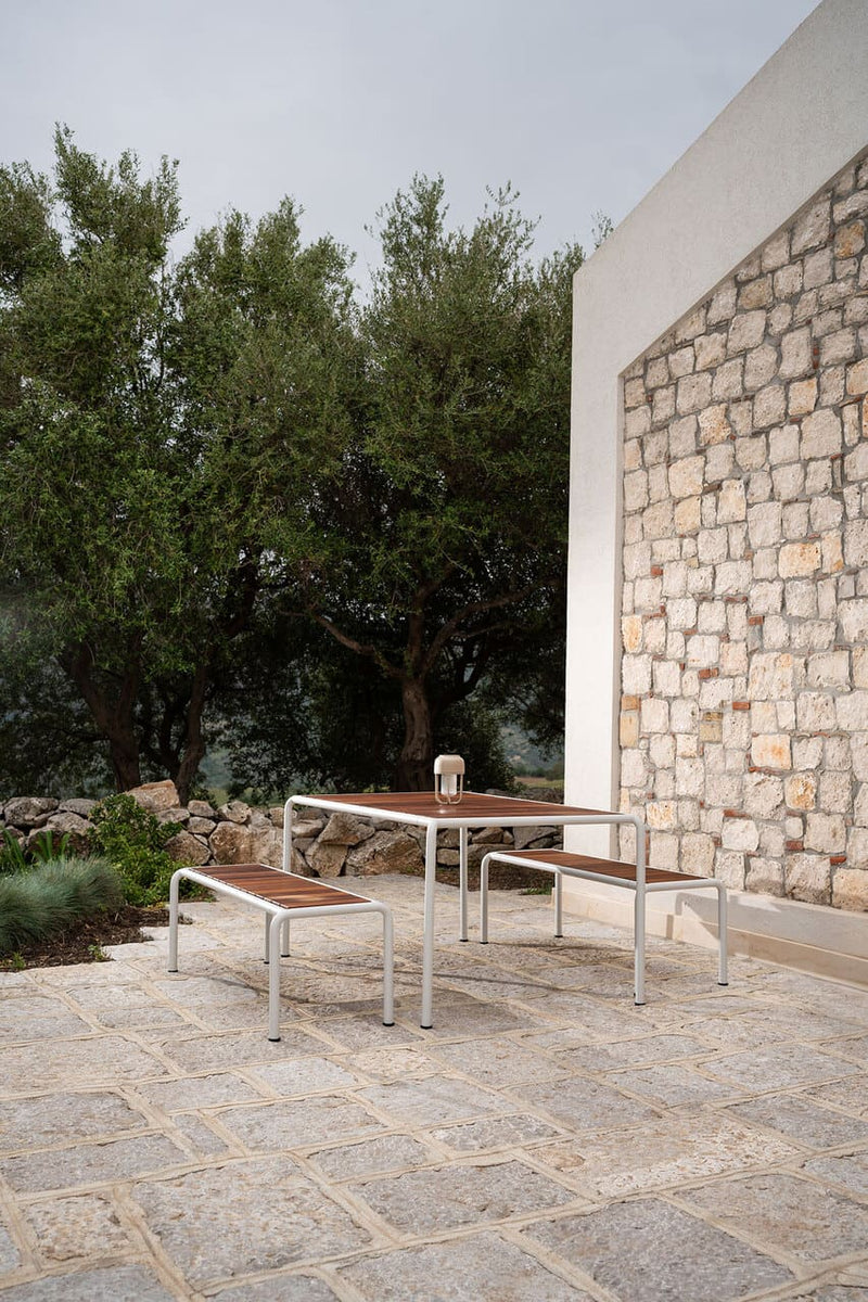 Avanti extendable dining table