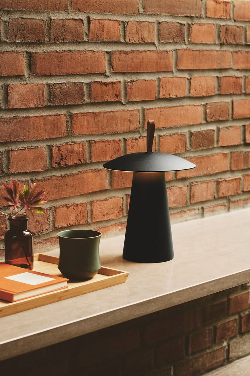 Ara To-Go Outdoor Lamp