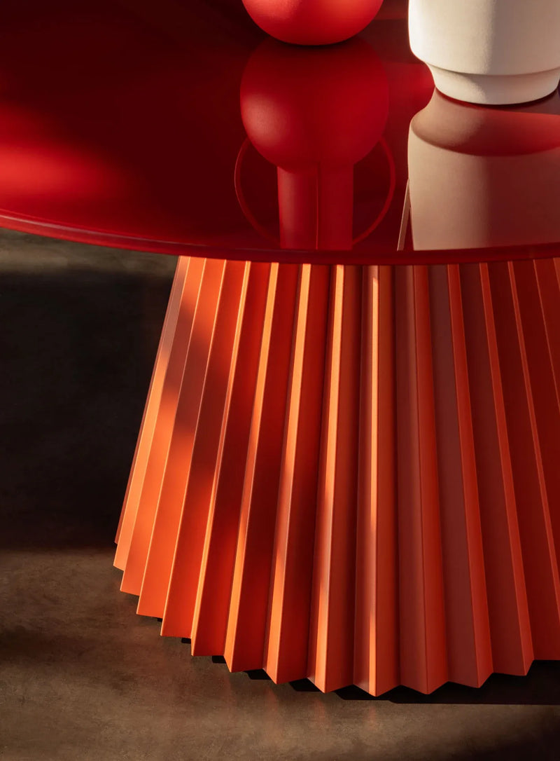 Plissé  Dining Table