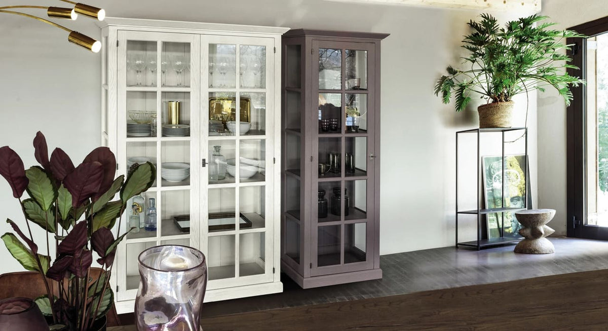 English Glass Showcase