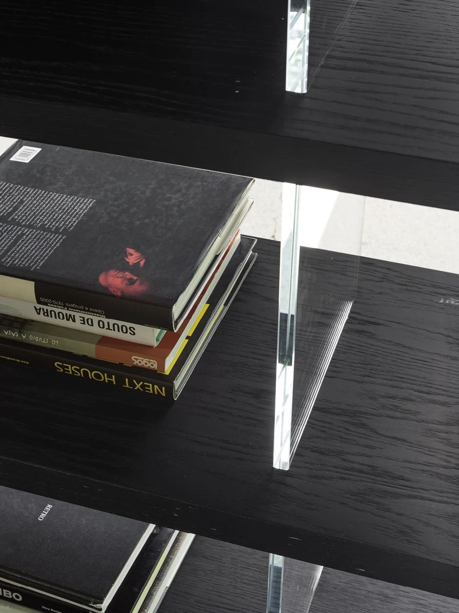 Zero. 16 Bookcase