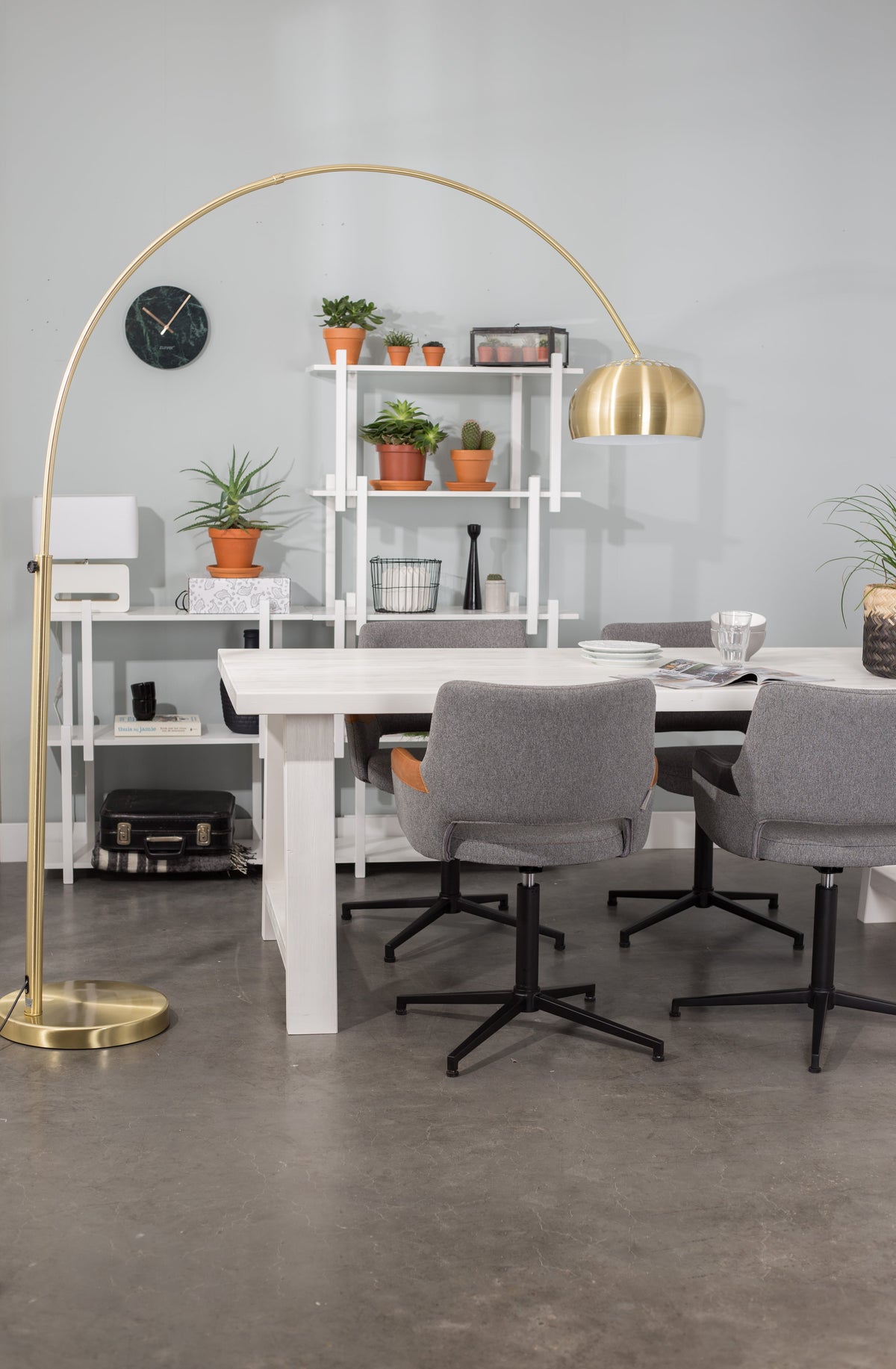 Metal Bow Floorlamp