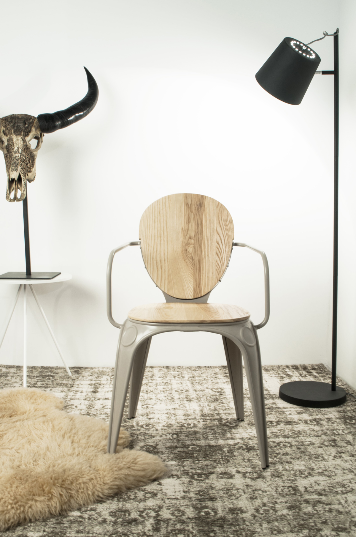 Buckle Head Floor Lamp