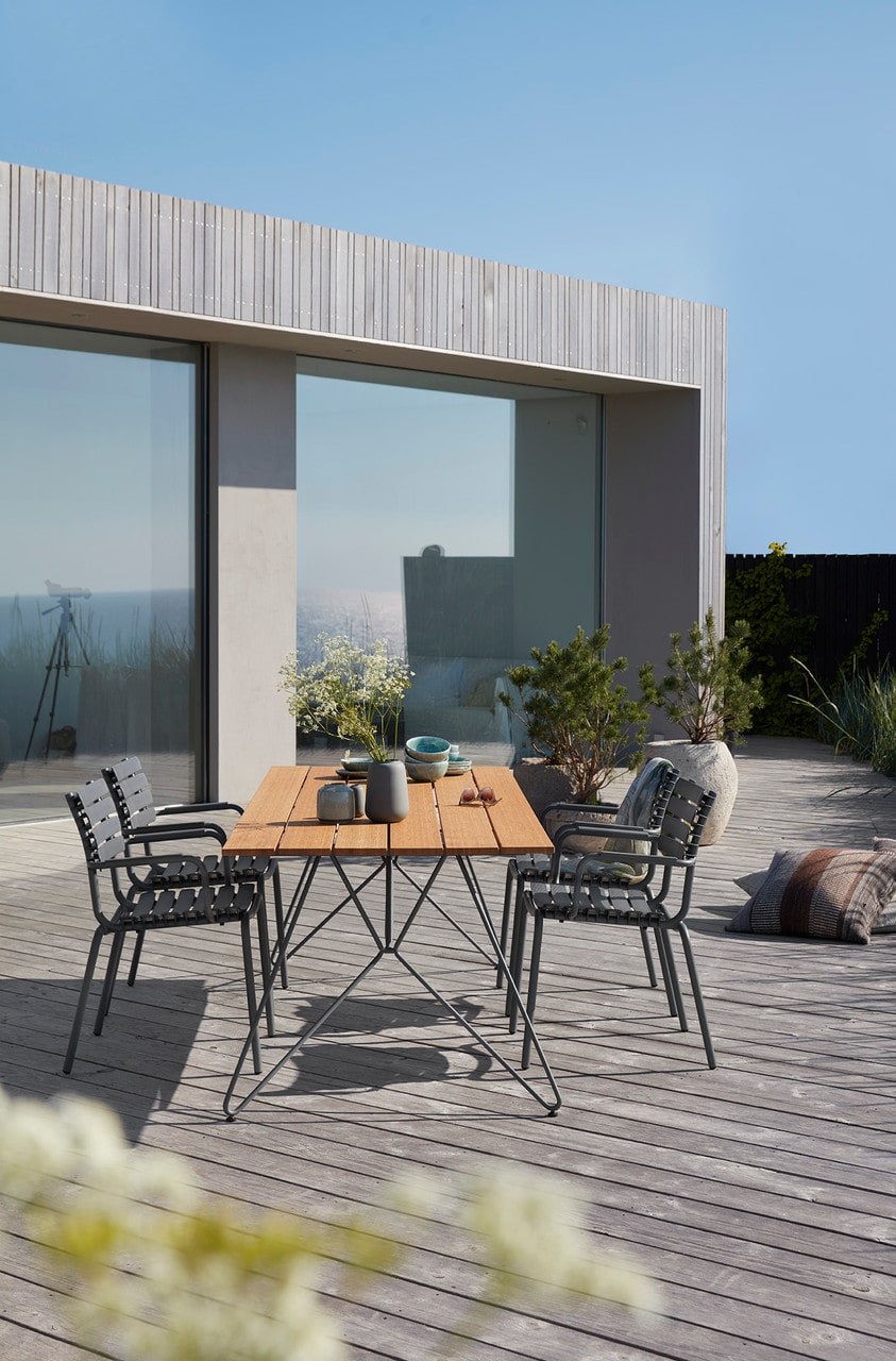 Sketch Dining Table